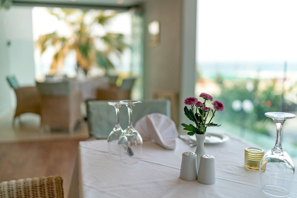 Kriti Beach Hotel Rethymno  Bagian luar foto